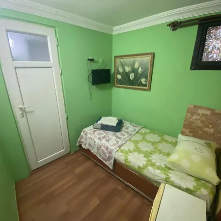 Отель Camel & 3*